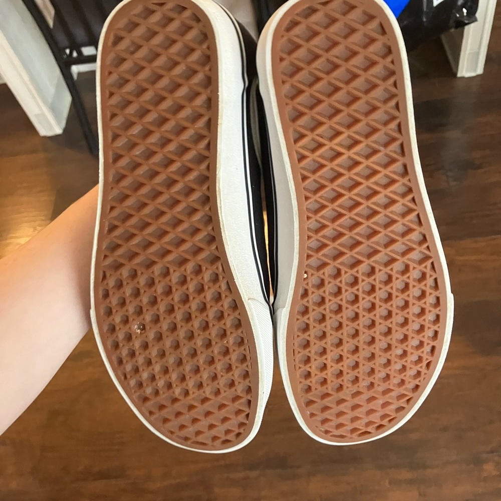 Vans Black and White Women's Sneakers Size 9.5 - Picture 2 of 4